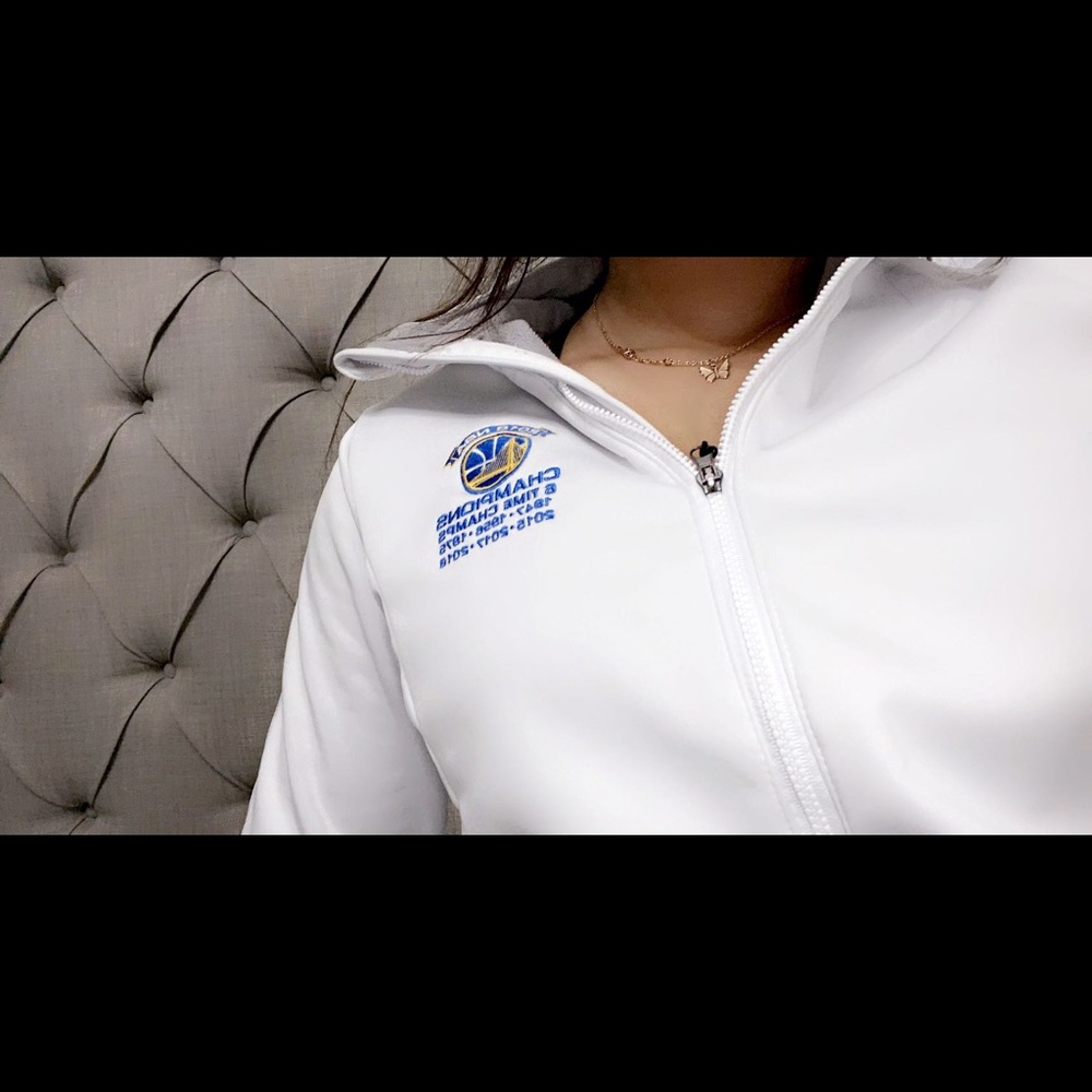 White fitted jacket